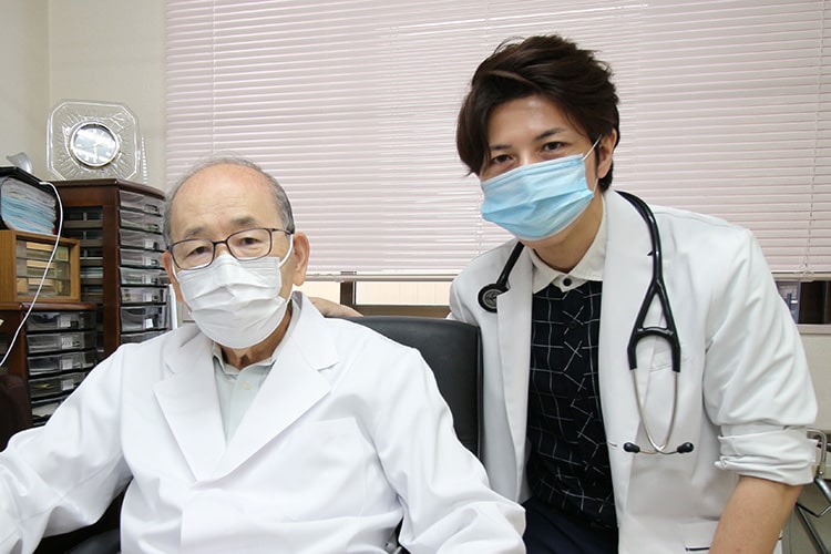 前院長 西澤と現院長 川口 隆作の写真